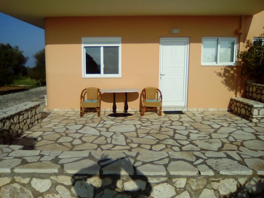 Kalivakia View Apartment Tsoukaladhes Bagian luar foto